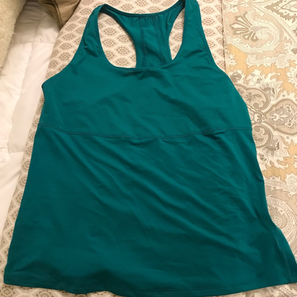 Fabletics top